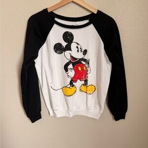 Disney ❤️🖤 80’s White and Black Throwback Crewneck Pullover